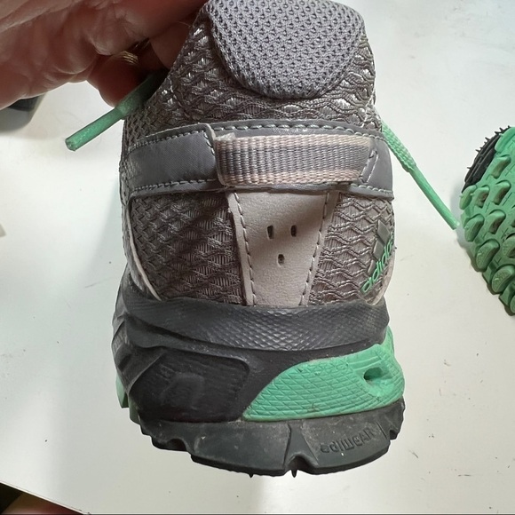 ADIDAS Trainers. Dark gray, silver & turquoise green. Size 8. Mud release soles - Picture 6 of 11